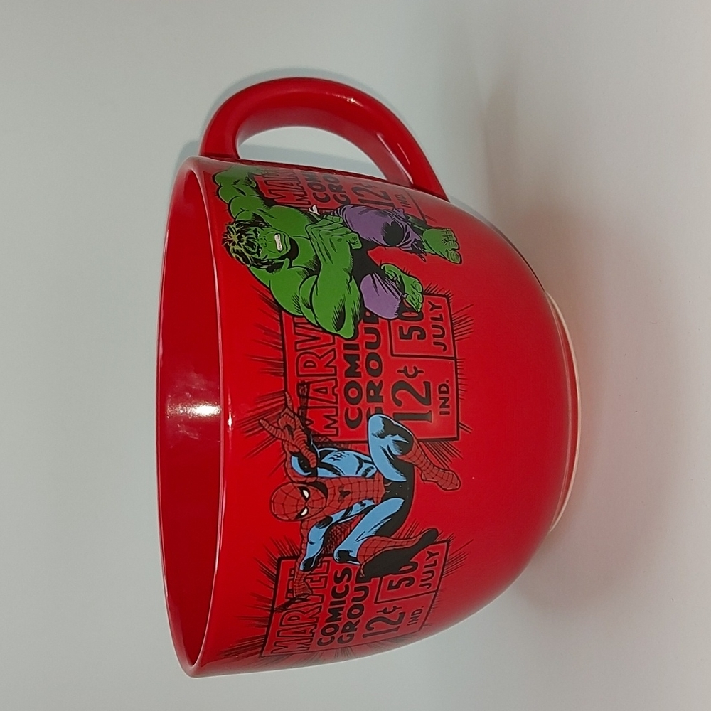 Marvel Hero mug, 24 ounce EUC